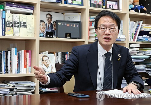 Lawmaker Proposes Monthly 200,000 Won Deposits Until Age 18 for Youth ...